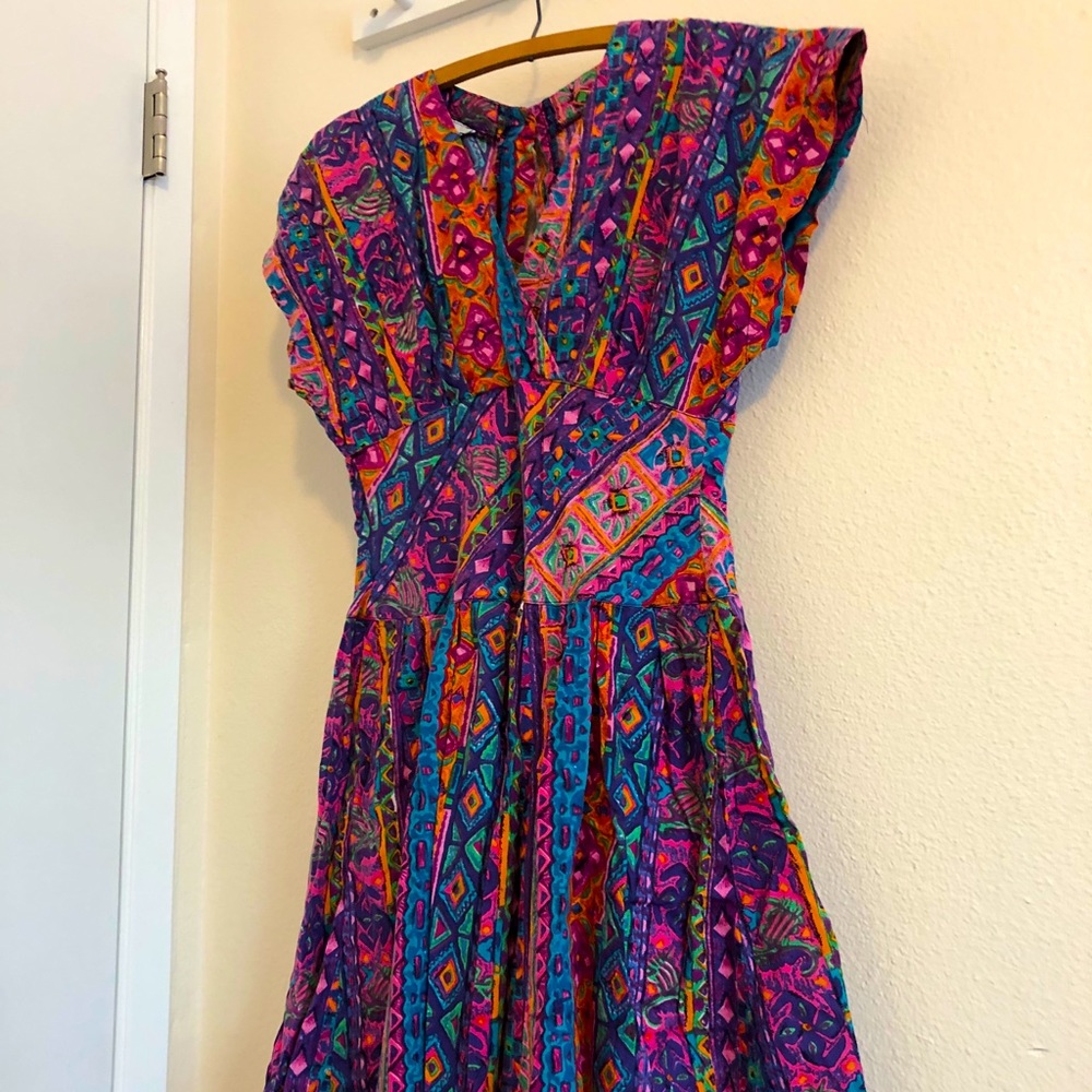 Bright vintage house dress with slash pockets
